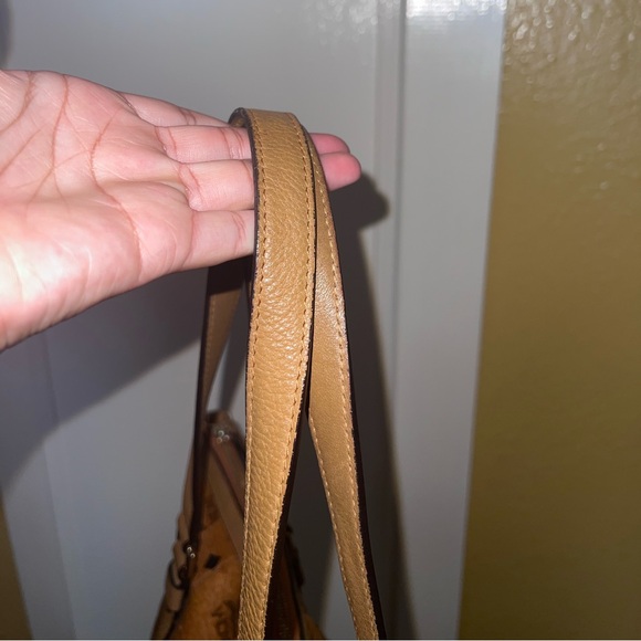 MCM Zip Belt Tote In Cognac Visetos Coated Canvas
Shoulder Bag - Picture 8 of 9